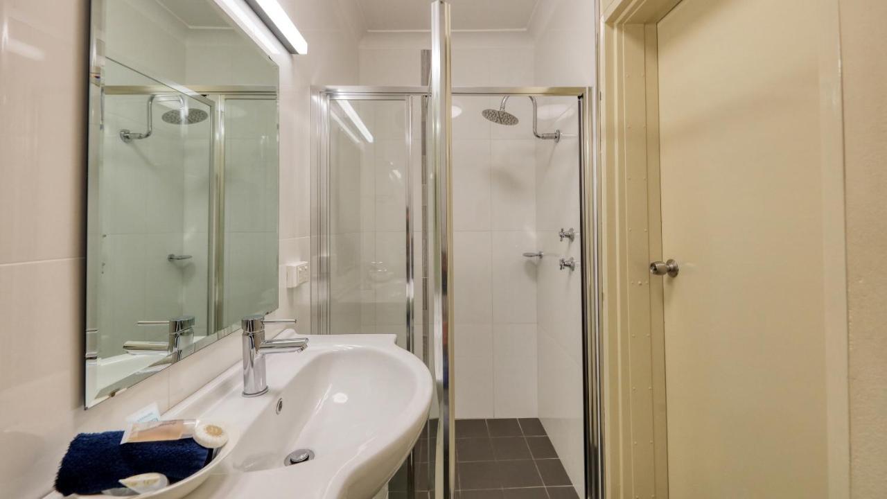 Forest Lodge Motor Inn & Restaurant ダボ エクステリア 写真
