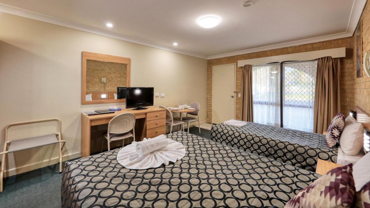 Forest Lodge Motor Inn & Restaurant ダボ エクステリア 写真