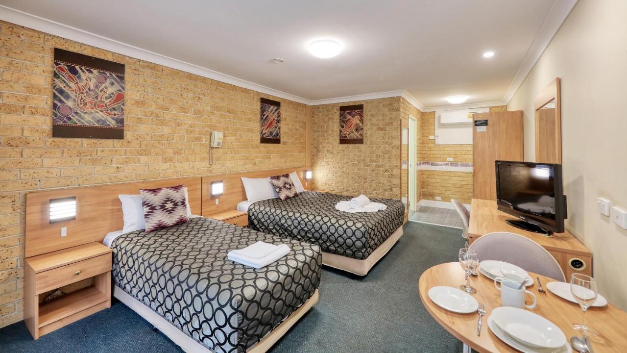 Forest Lodge Motor Inn & Restaurant ダボ エクステリア 写真