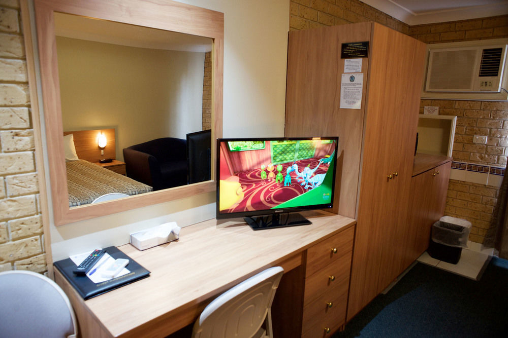 Forest Lodge Motor Inn & Restaurant ダボ エクステリア 写真